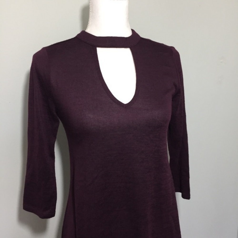 NWOT Dark Purple Choker V Neck Dress 3/4 Sleeved - Picture 2 of 7